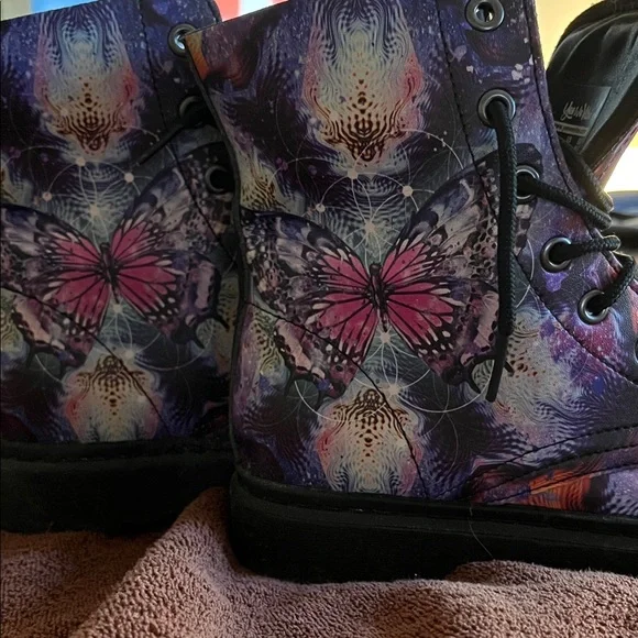 Women’s Yes We Vibe Butterfly Boots - Picture 2 of 6